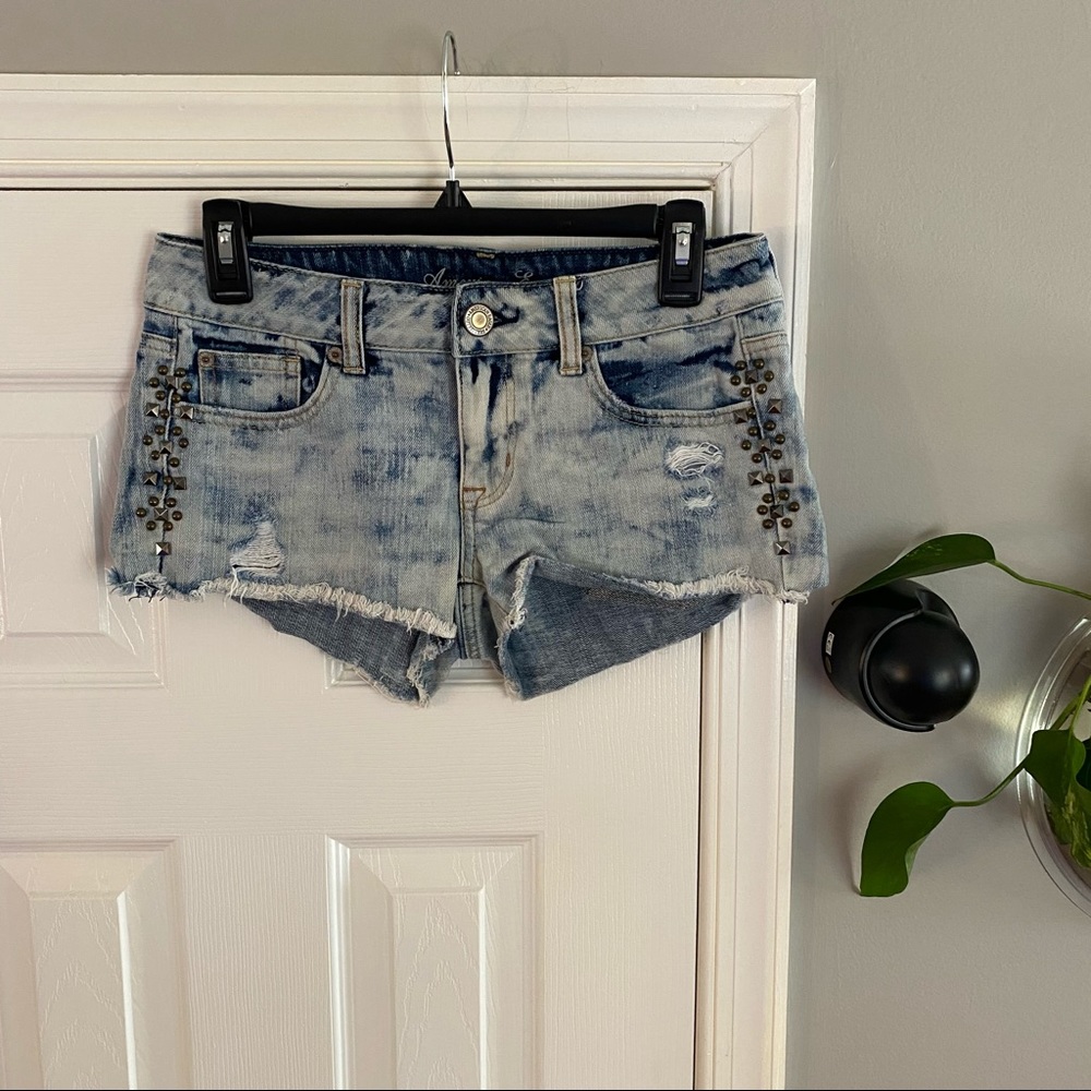 American Eagle Blue Denim Acid Wash Studded Jean Short Shorts Size 2 Boho